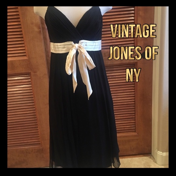 Jones New York Dresses & Skirts - 💜🔥NWT🔥💜 vintage Jones of NY Silk dress beaded